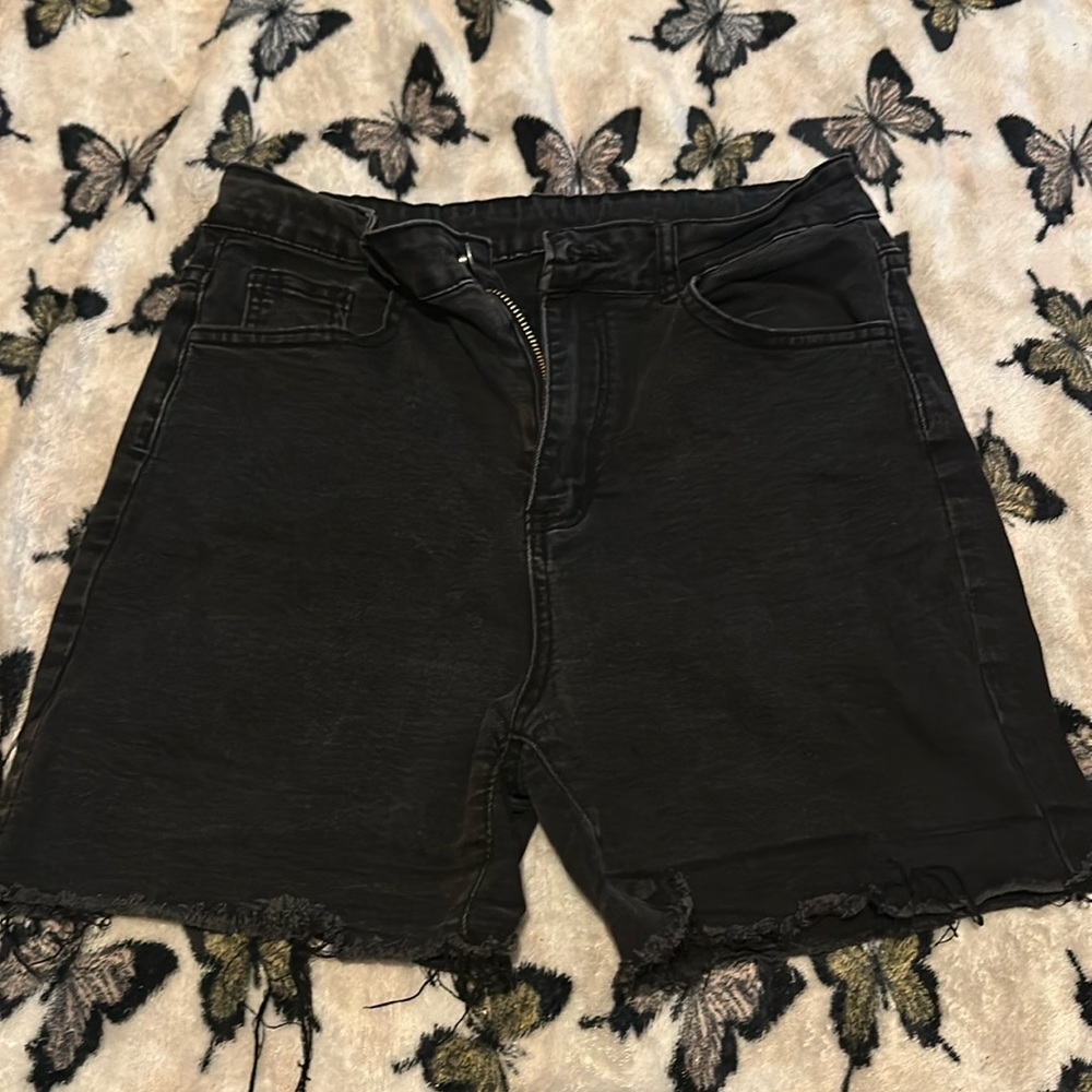 Black Shorts With Fire Embroidered Pockets 🩷🔥